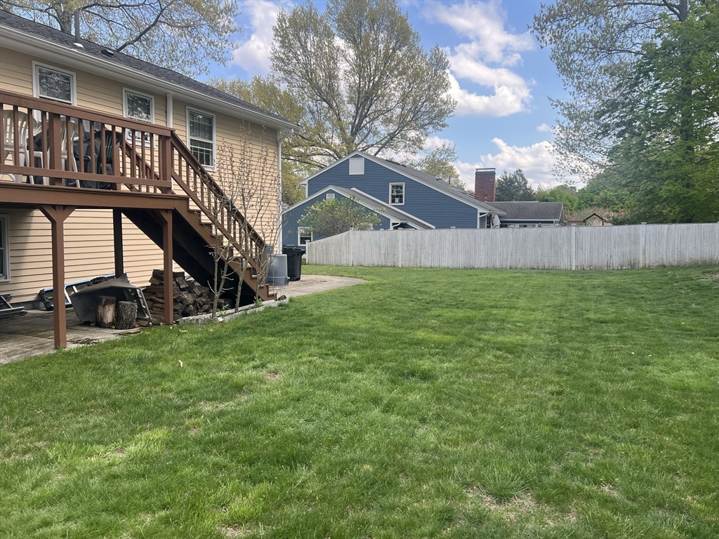 17 Old Farm Road Reading, MA 01867 - Photo 5 of 16