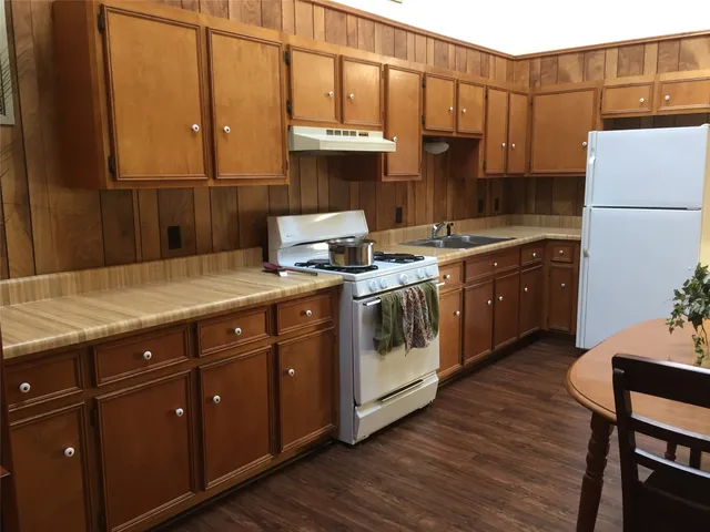 $950 | 2604 Bois D Arc Drive, Huntsville, TX 77320