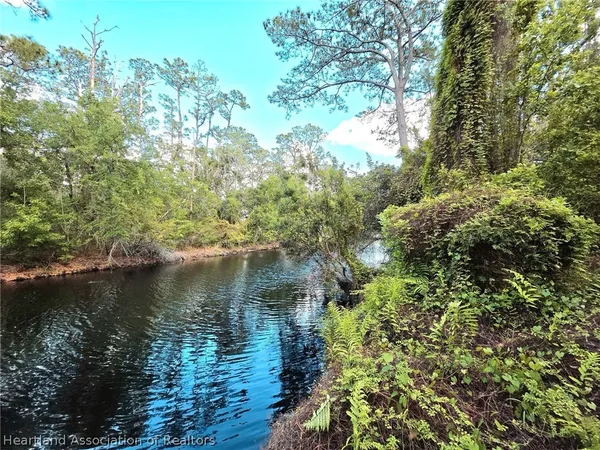 $29,500 | 912 Viburnum Drive, Sebring, FL 33875