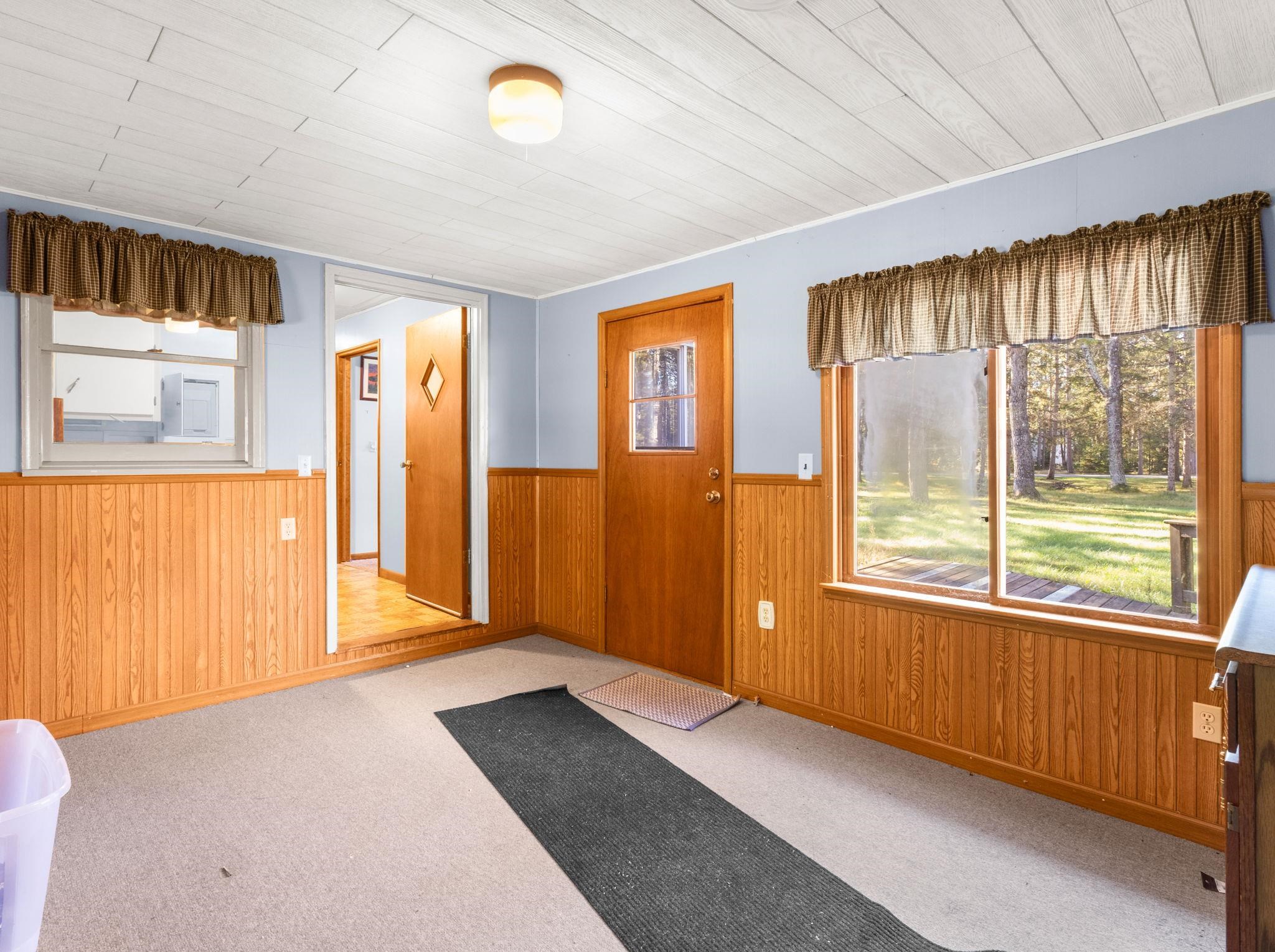 W11966 Parkway Road Crivitz, WI 54114 - Photo 4 of 24 Gallery Image 4
