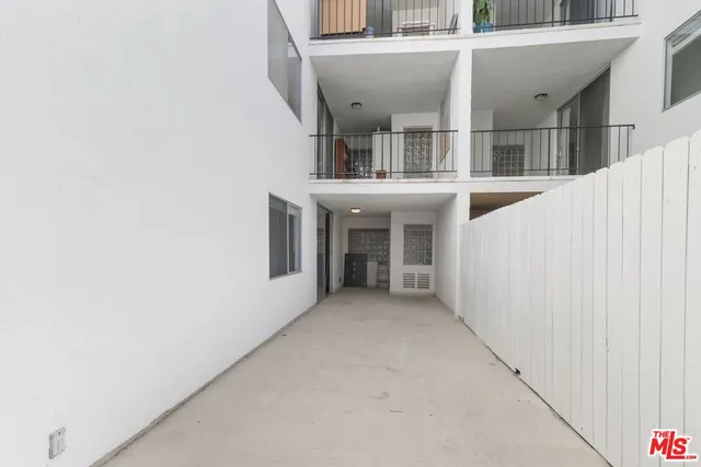 $4,950 | 1114 12th Street, Unit 103, Santa Monica, CA 90403