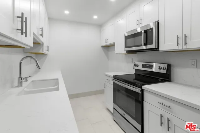 $4,950 | 1114 12th Street, Unit 103, Santa Monica, CA 90403