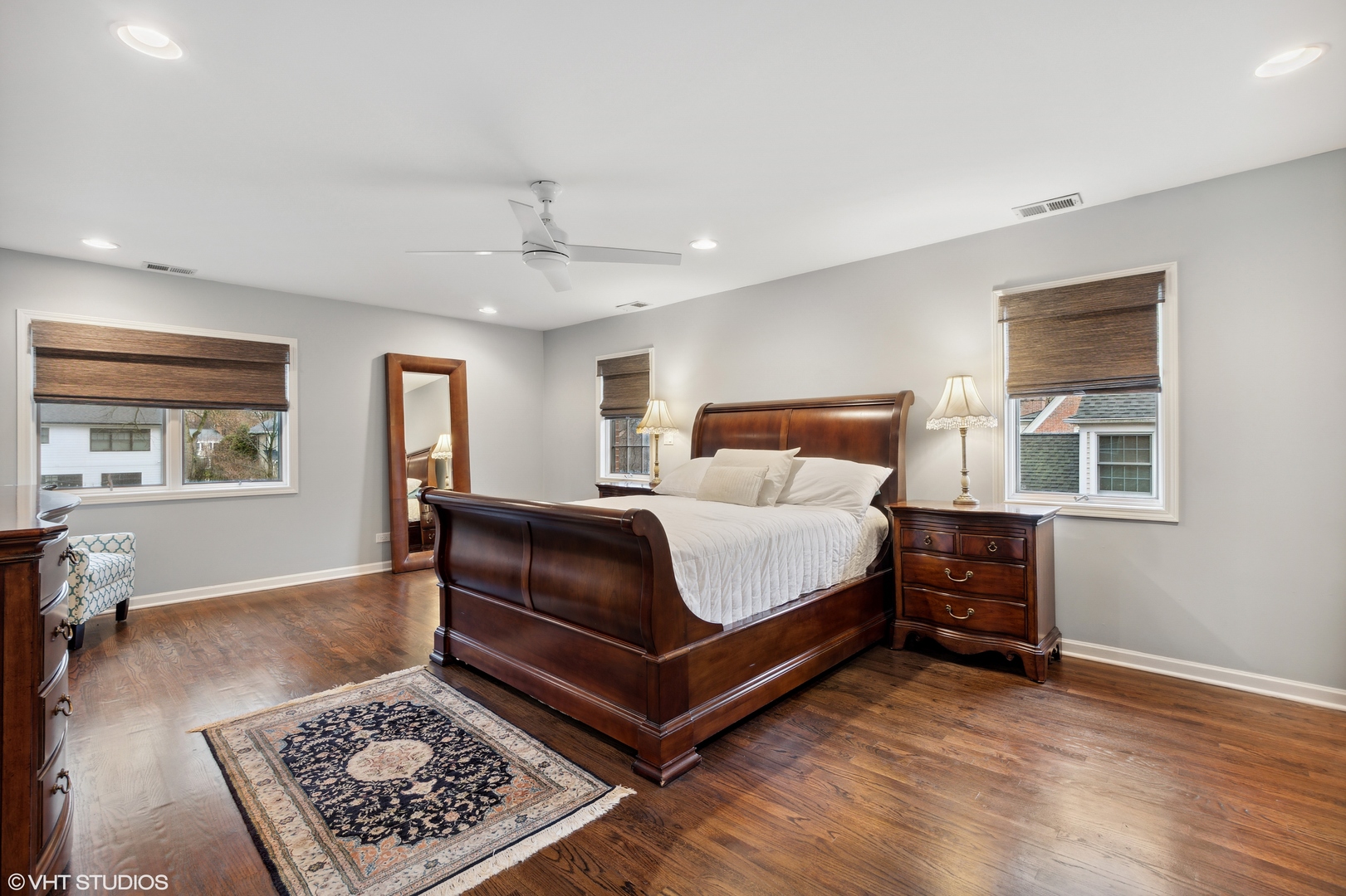 1041 Pontiac Road Wilmette, IL 60091 - Photo 15 of 33 a bedroom with a bed lamp and a dresser