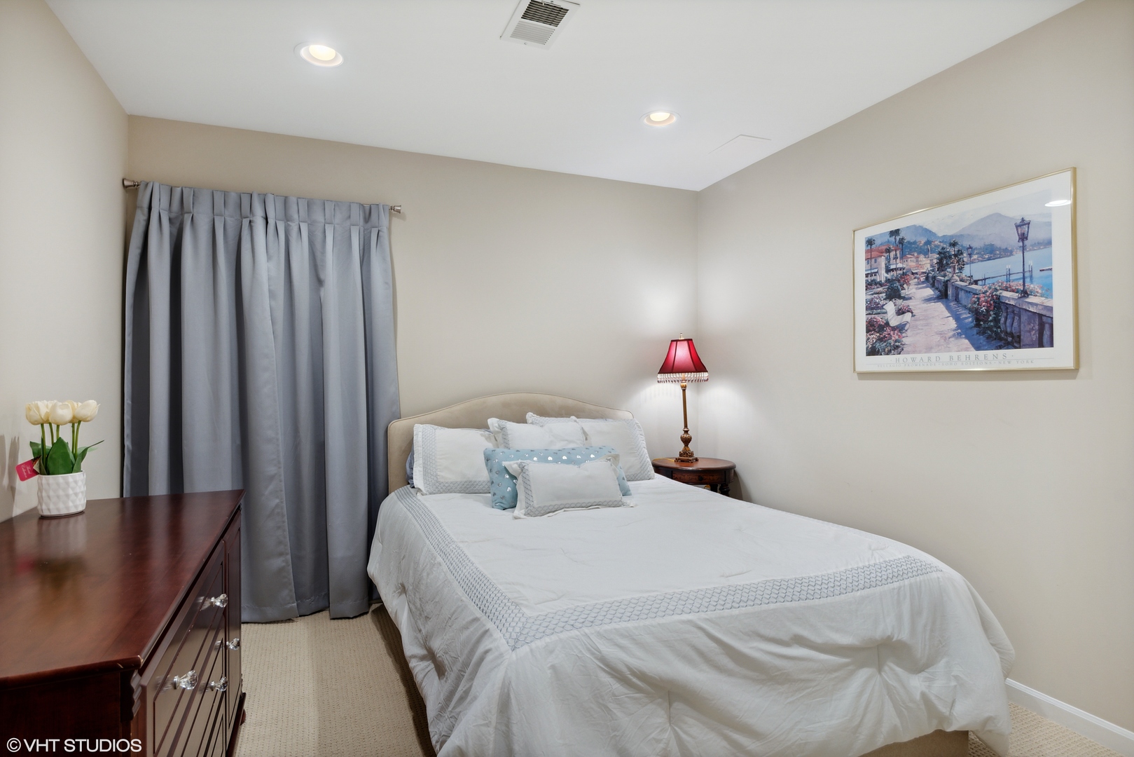 1041 Pontiac Road Wilmette, IL 60091 - Photo 26 of 33 a bedroom with a bed and a desk