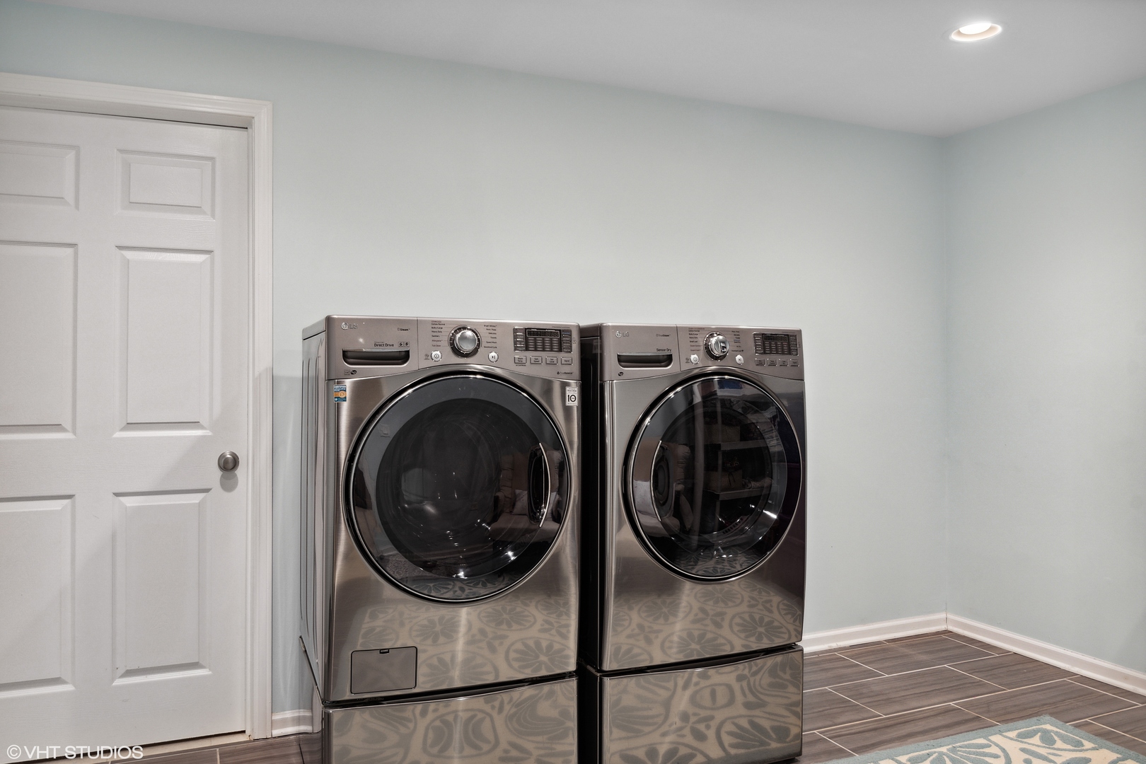1041 Pontiac Road Wilmette, IL 60091 - Photo 27 of 33 a utility room with dryer and washer