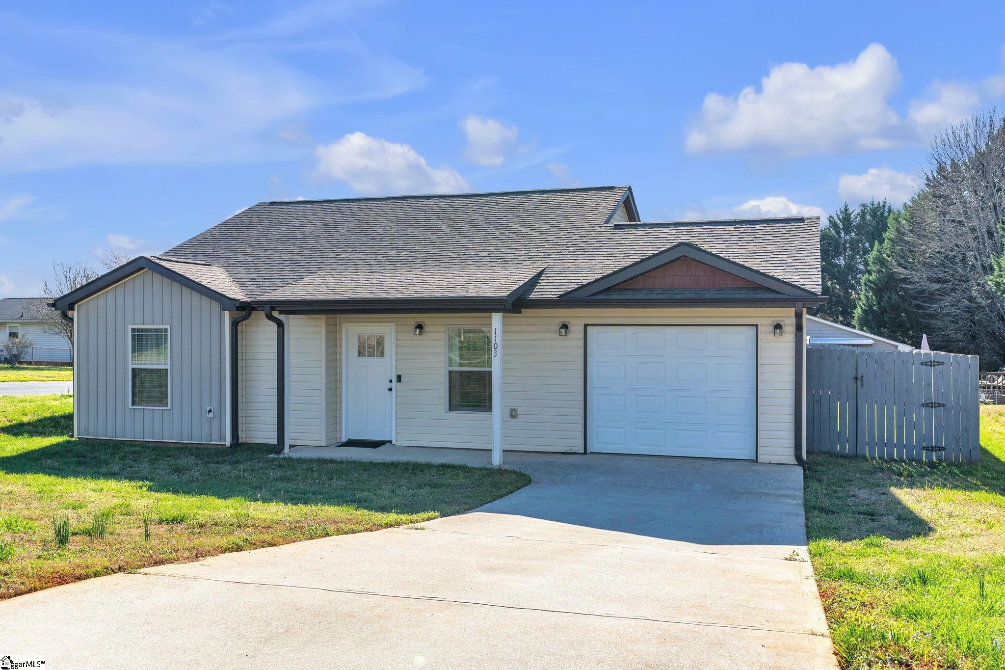 1103 Southfield Street Inman, SC 29349 - Photo 2 of 31