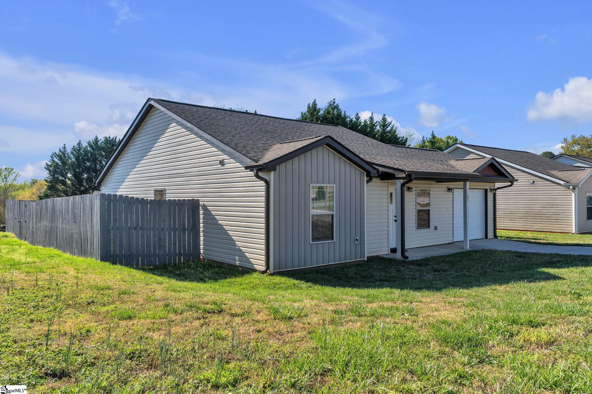 1103 Southfield Street Inman, SC 29349 - Photo 3 of 31
