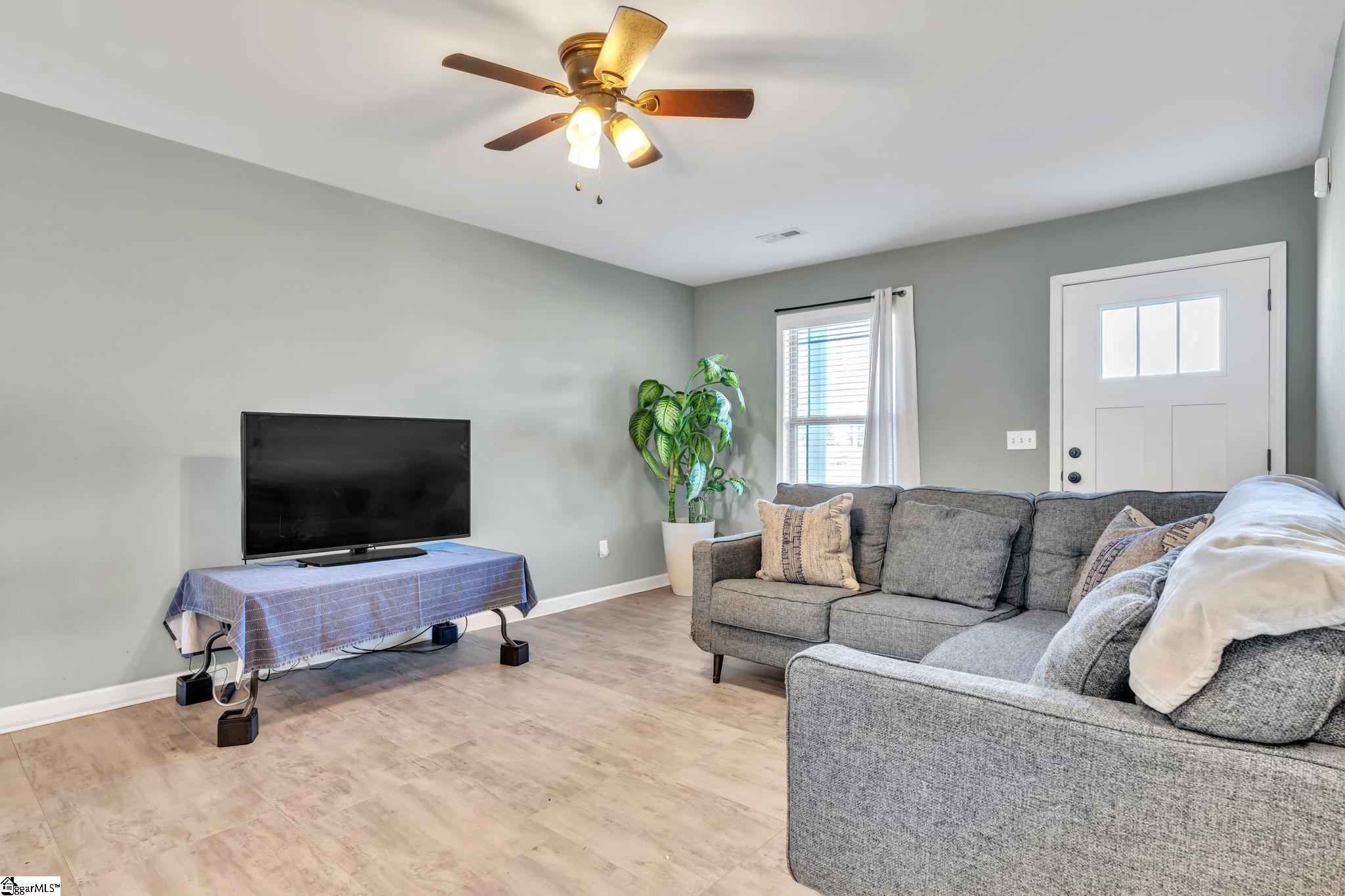 1103 Southfield Street Inman, SC 29349 - Photo 4 of 31