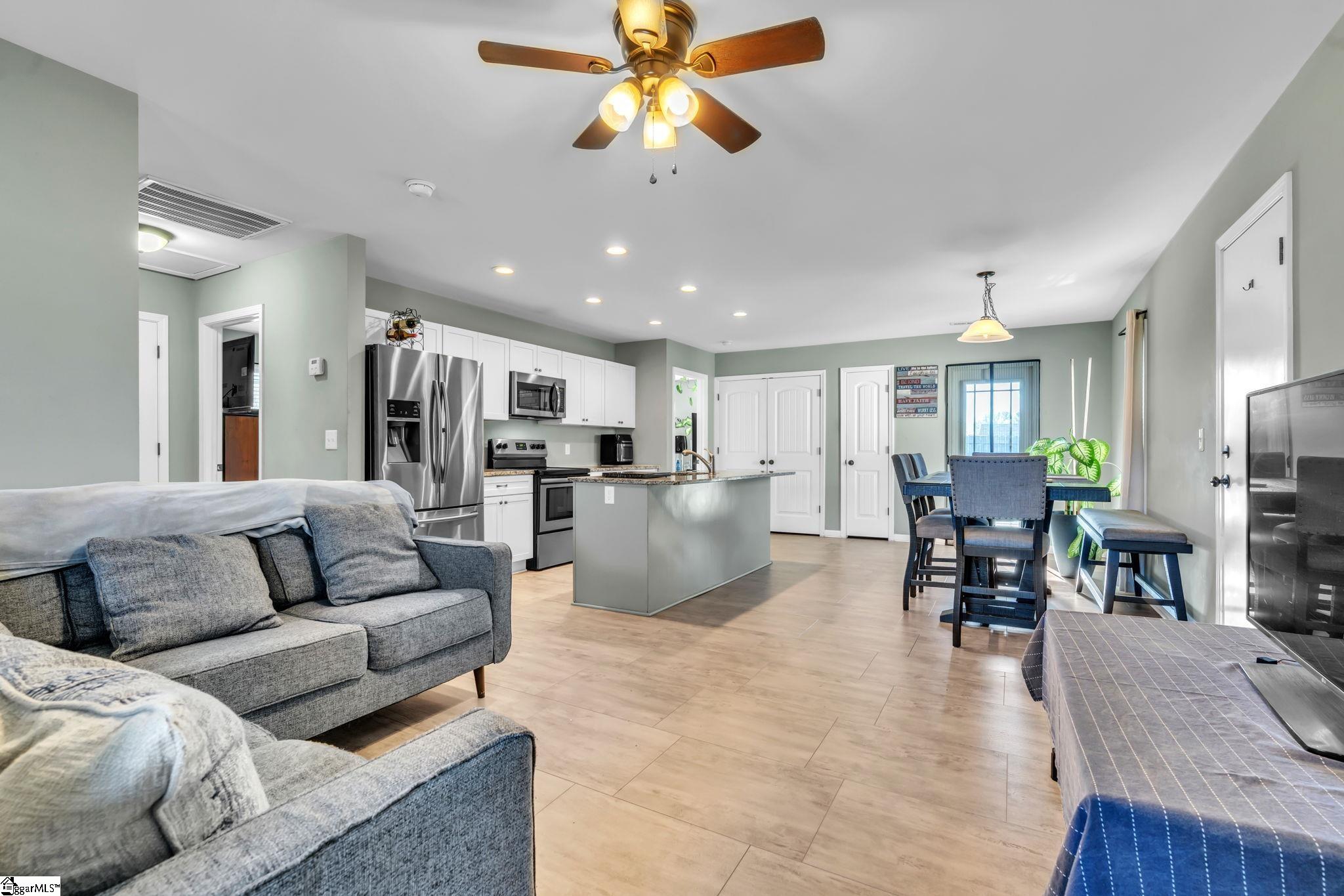 1103 Southfield Street Inman, SC 29349 - Photo 5 of 31