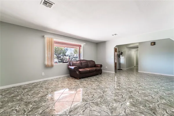 $3,500 | 724 North Fogg Street, Las Vegas, NV 89110