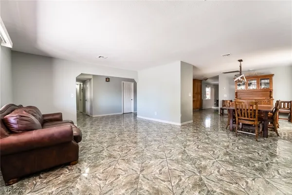 $3,500 | 724 North Fogg Street, Las Vegas, NV 89110