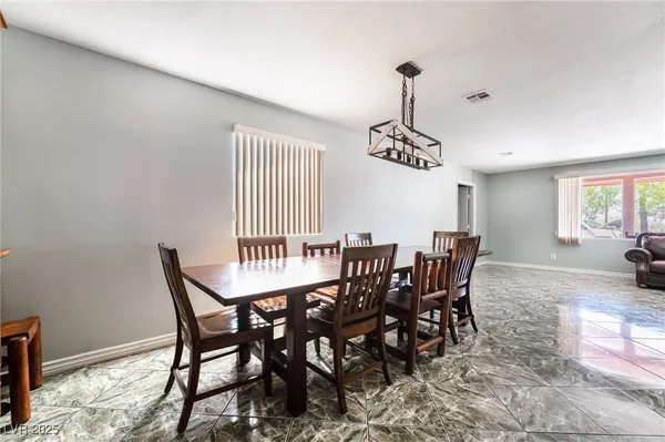 $3,500 | 724 North Fogg Street, Las Vegas, NV 89110