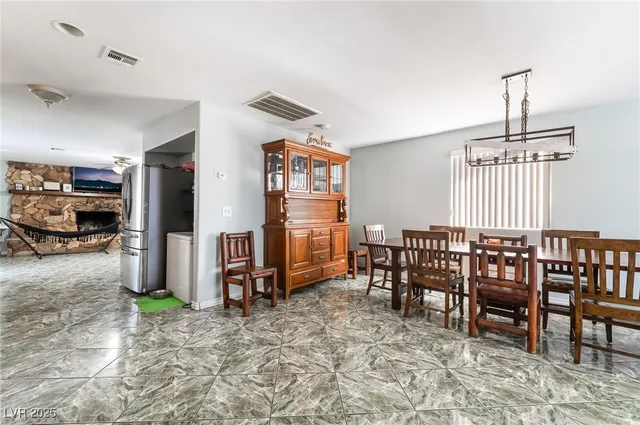 $3,500 | 724 North Fogg Street, Las Vegas, NV 89110