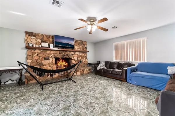 $3,500 | 724 North Fogg Street, Las Vegas, NV 89110