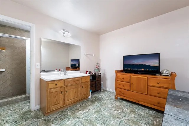 $3,500 | 724 North Fogg Street, Las Vegas, NV 89110