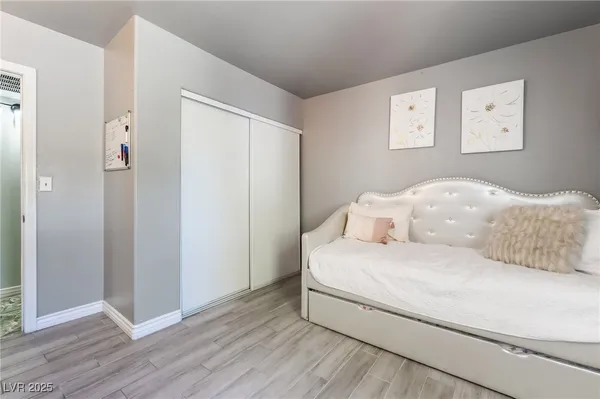 $3,500 | 724 North Fogg Street, Las Vegas, NV 89110