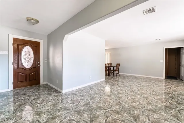 $3,500 | 724 North Fogg Street, Las Vegas, NV 89110