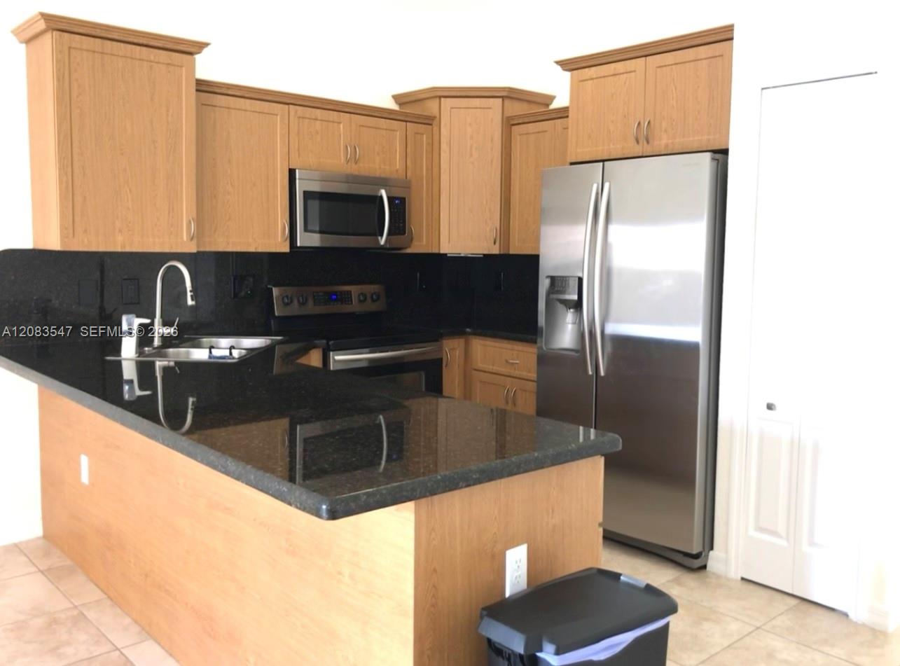 4400 Southwest 164th Path Miami, FL 33185 - Photo 5 of 23 Gallery Image 5