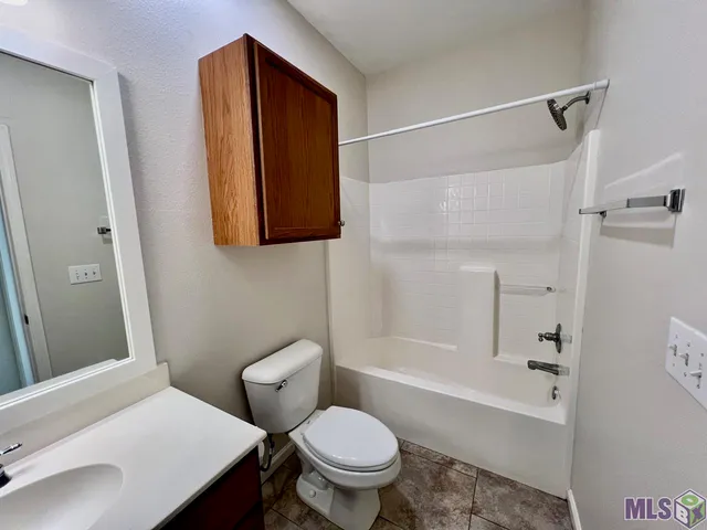 $1,750 | 17605 Jefferson Highway, Unit D2, Baton Rouge, LA 70817