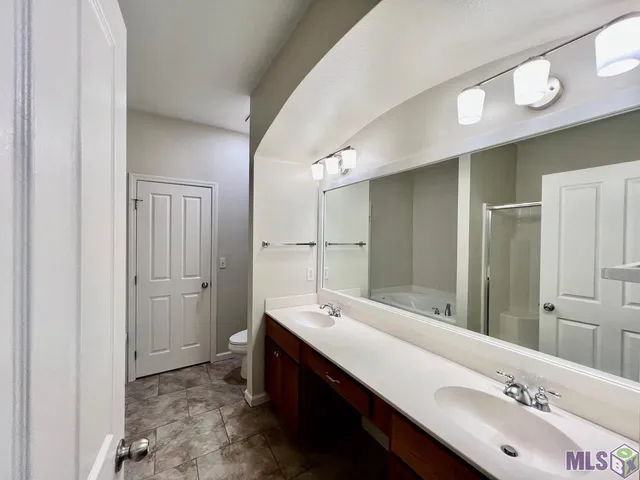 $1,750 | 17605 Jefferson Highway, Unit D2, Baton Rouge, LA 70817