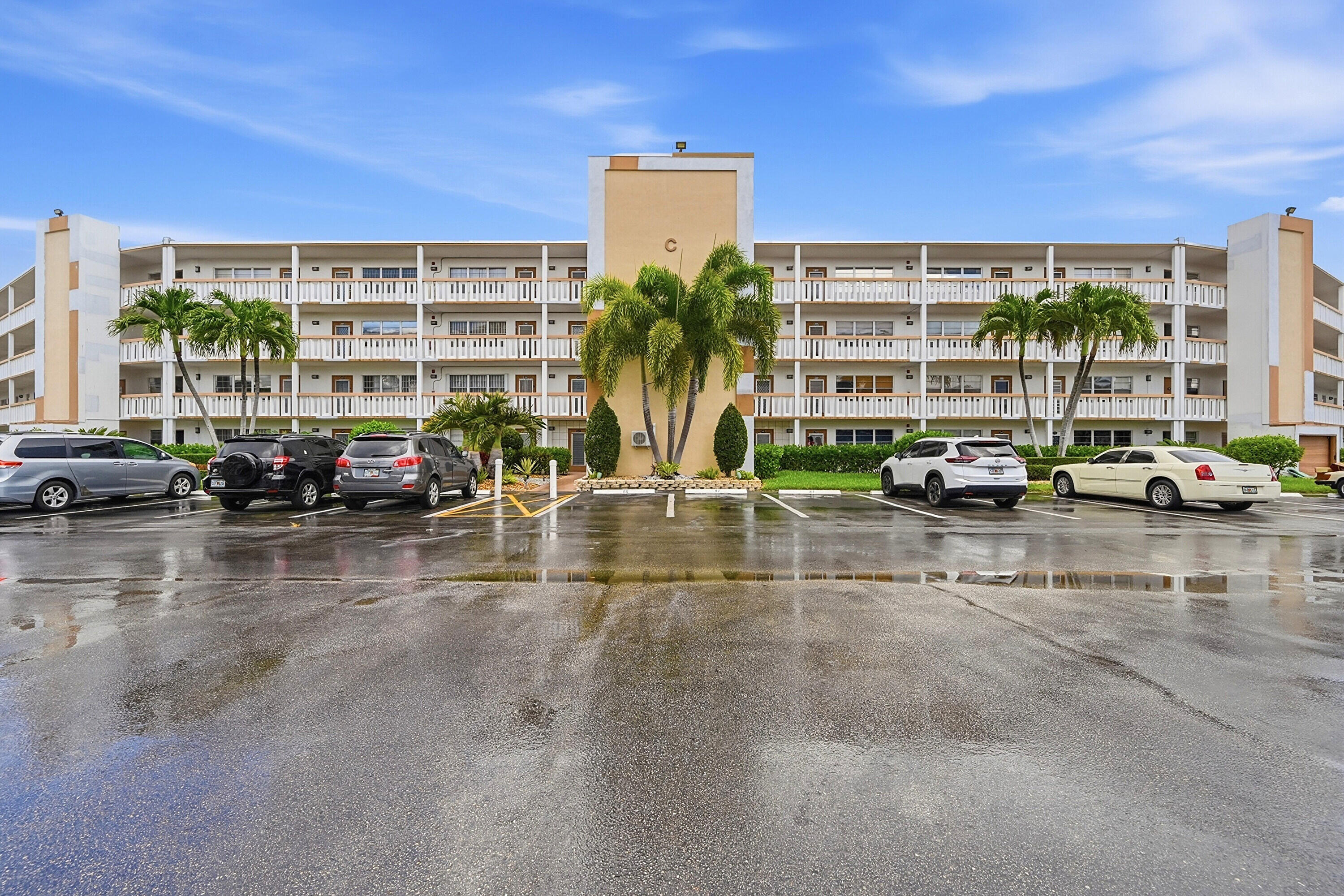 1043 Cornwall C Boca Raton, FL 33434 - Photo 2 of 34