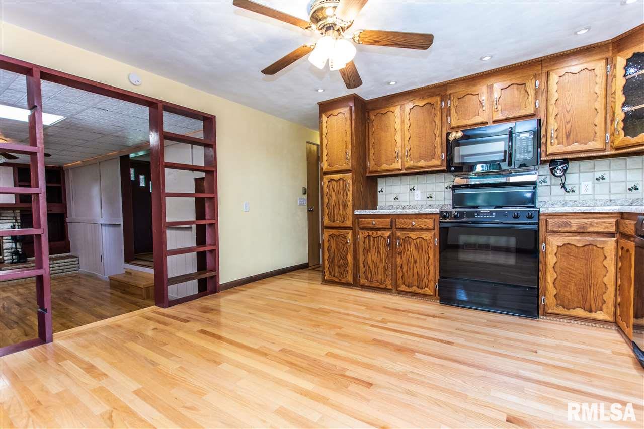 1323 South Maxwell Road Peoria, IL 61607 - Photo 4 of 31 Gallery Image 4
