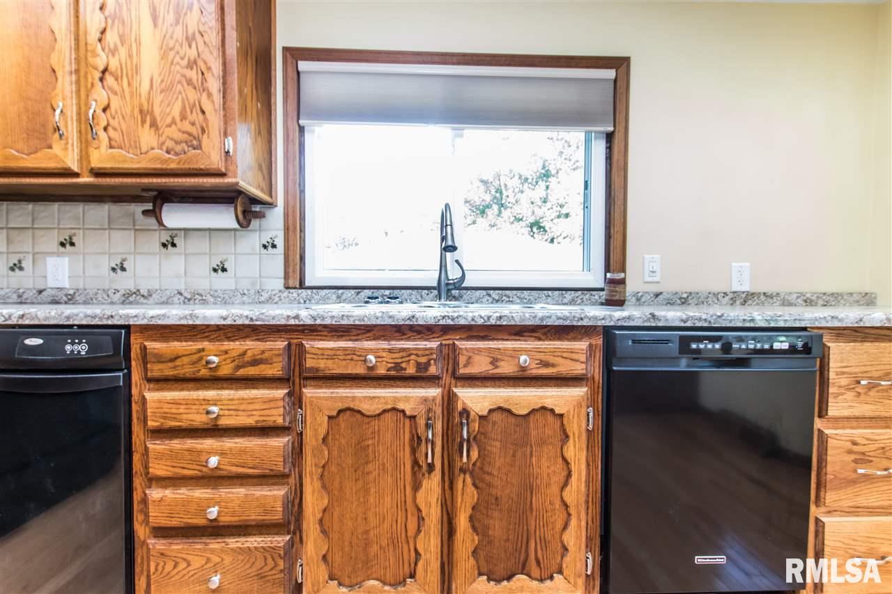 1323 South Maxwell Road Peoria, IL 61607 - Photo 5 of 31 Gallery Image 5