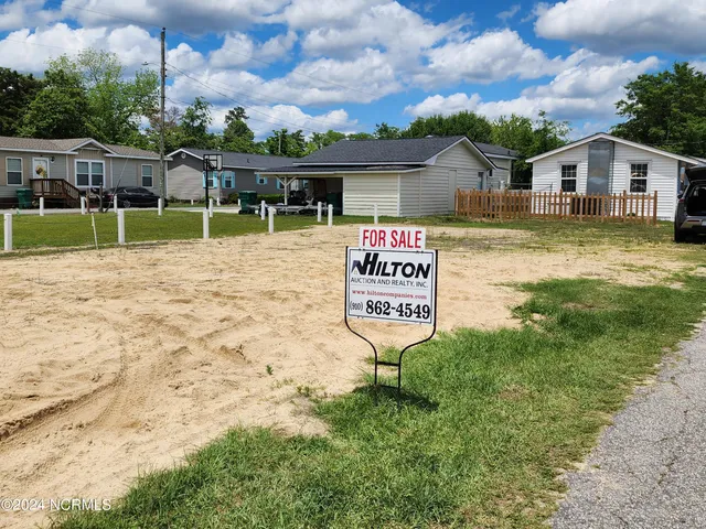 $125,000 | 27 Moore Street, Elizabethtown, NC 28337