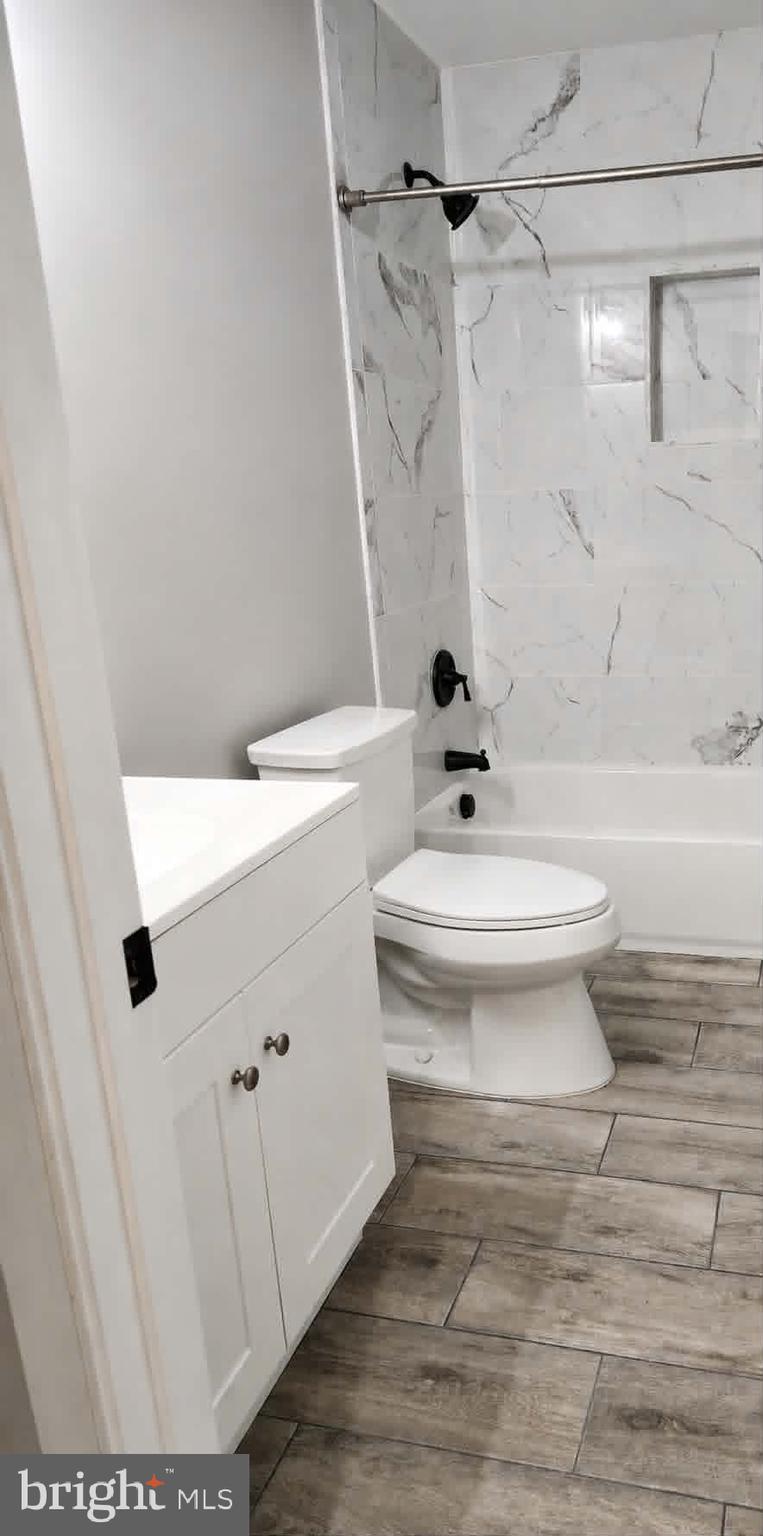 11501 Homeland Road Rixeyville, VA 22737 - Photo 39 of 53 Main Hall Bath with tub & shower
