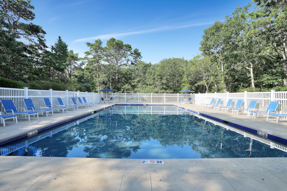 7 Meetinghouse Village Way Edgartown, MA 02539 - Photo 27 of 27 swimming pool view