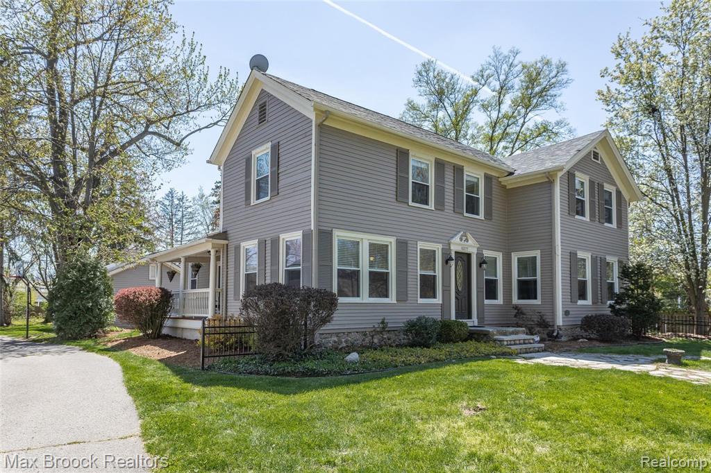 18277 Beverly Road Beverly Hills, MI 48025 - Photo 1 of 44