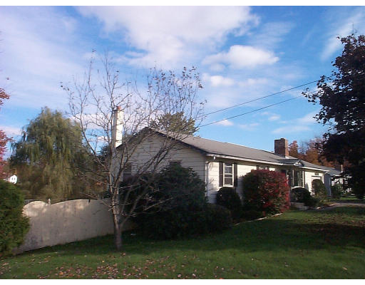 33 Florence Road Easthampton, MA 01027 - Photo 1 of 5 Gallery Image 1