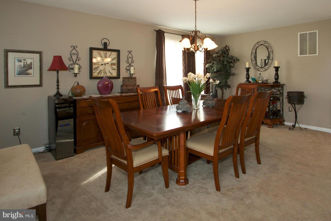 387 Enfield Road Joppa, MD 21085 - Photo 3 of 18 Dining Room
