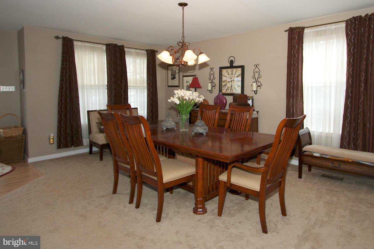 387 Enfield Road Joppa, MD 21085 - Photo 4 of 18 Dining Room