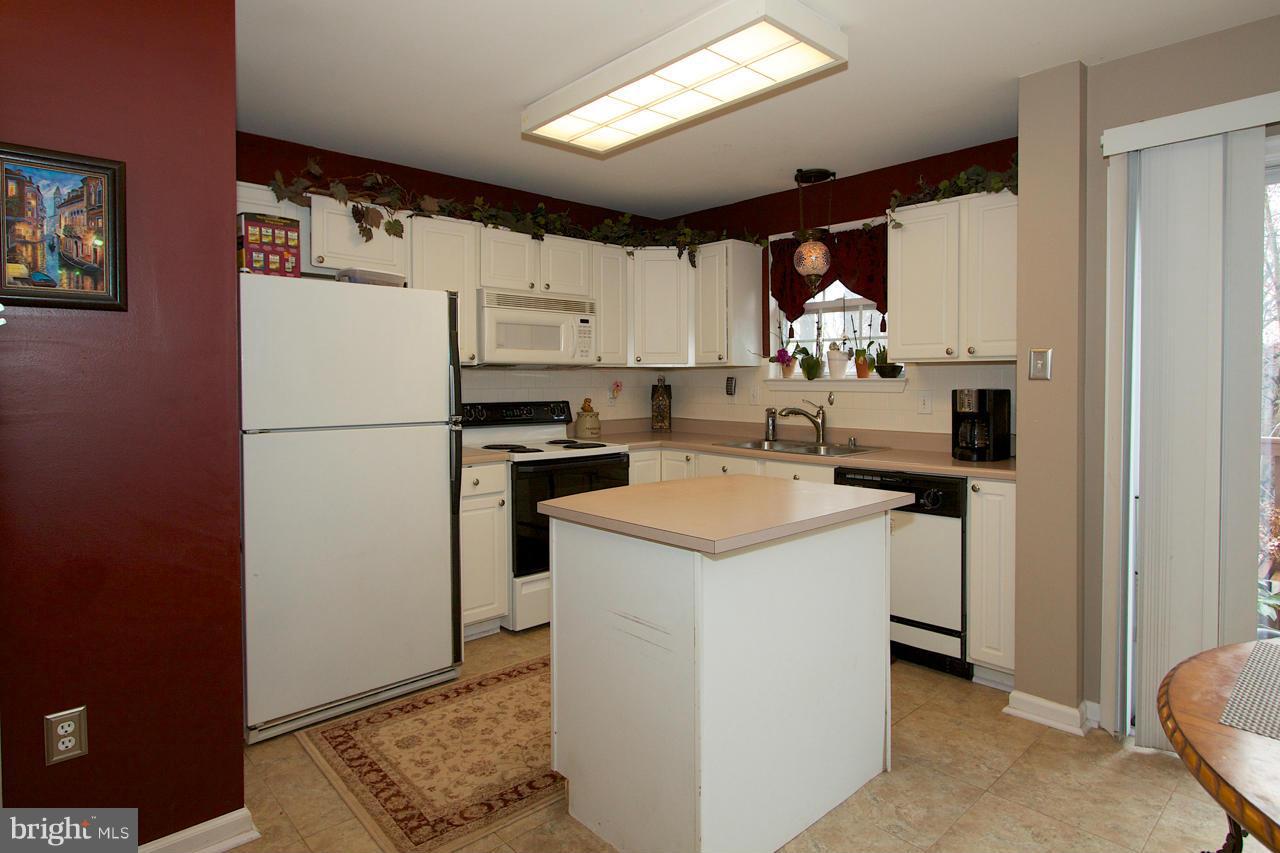 387 Enfield Road Joppa, MD 21085 - Photo 6 of 18 Kitchen