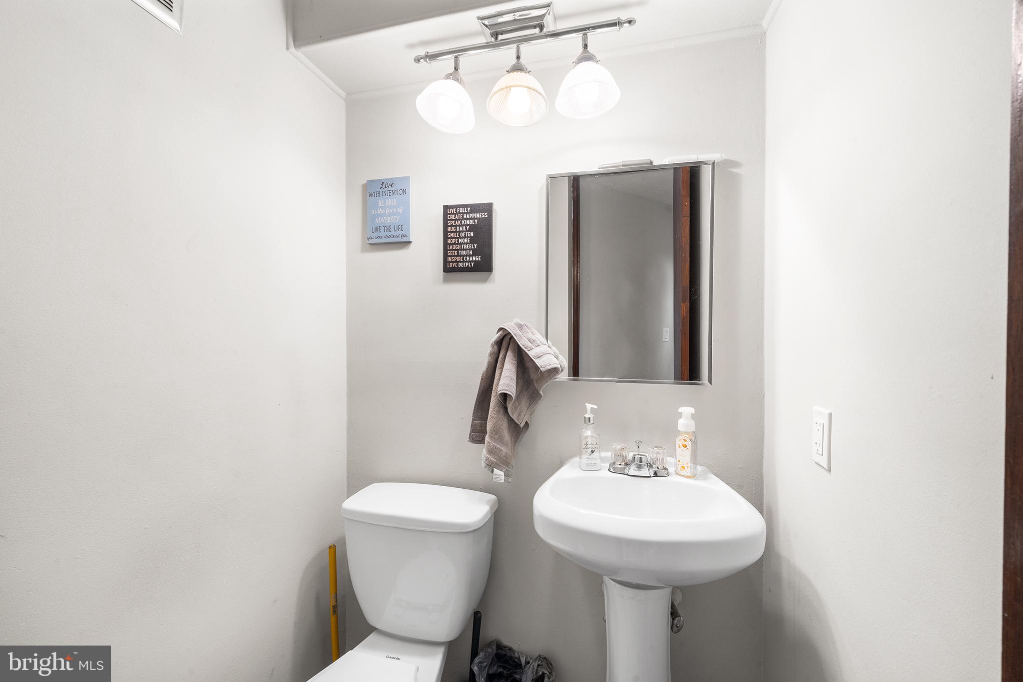228 New Road Horsham, PA 19044 - Photo 8 of 30 Gallery Image 8