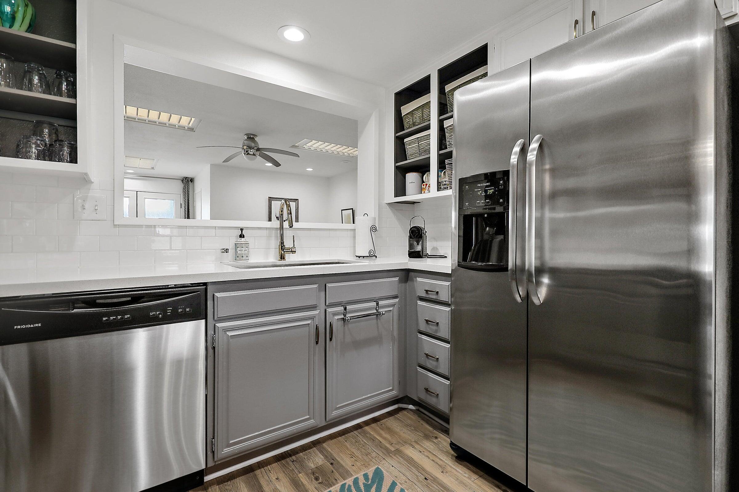 27 Calle Encinitas Rancho Mirage, CA 92270 - Photo 11 of 52 20231201182603049209000000-o