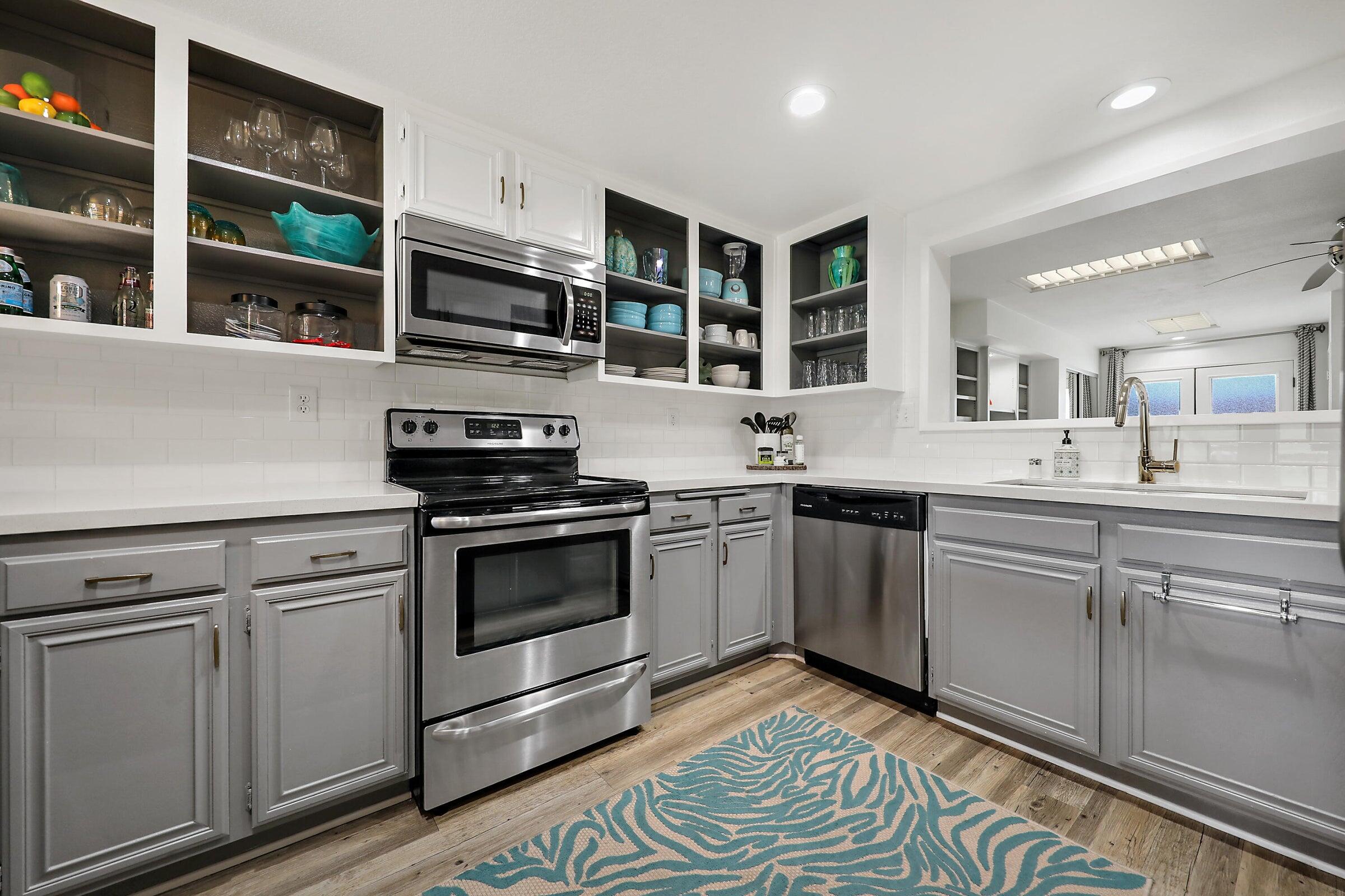 27 Calle Encinitas Rancho Mirage, CA 92270 - Photo 13 of 52 20231201182613644561000000-o