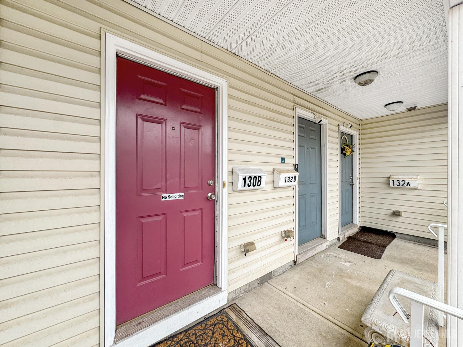 130B Remsen Avenue, Unit B New Brunswick, NJ 08901 - Photo 4 of 29 a view of a front door