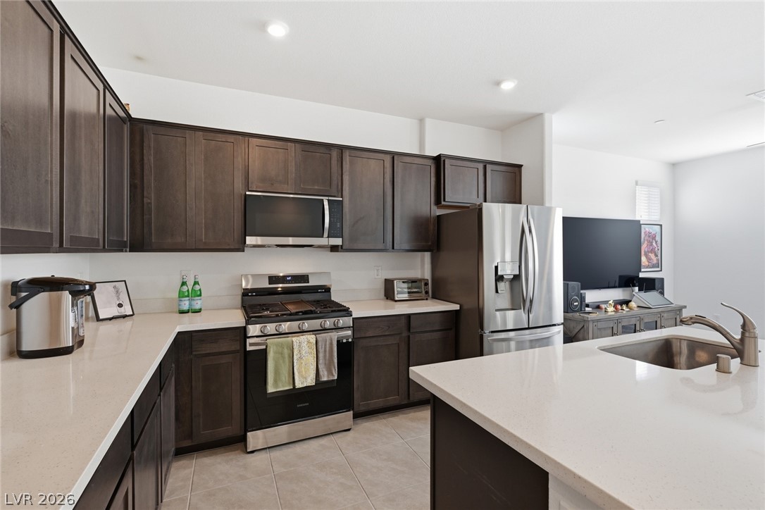 678 Anemone Lane Henderson, NV 89015 - Photo 11 of 44