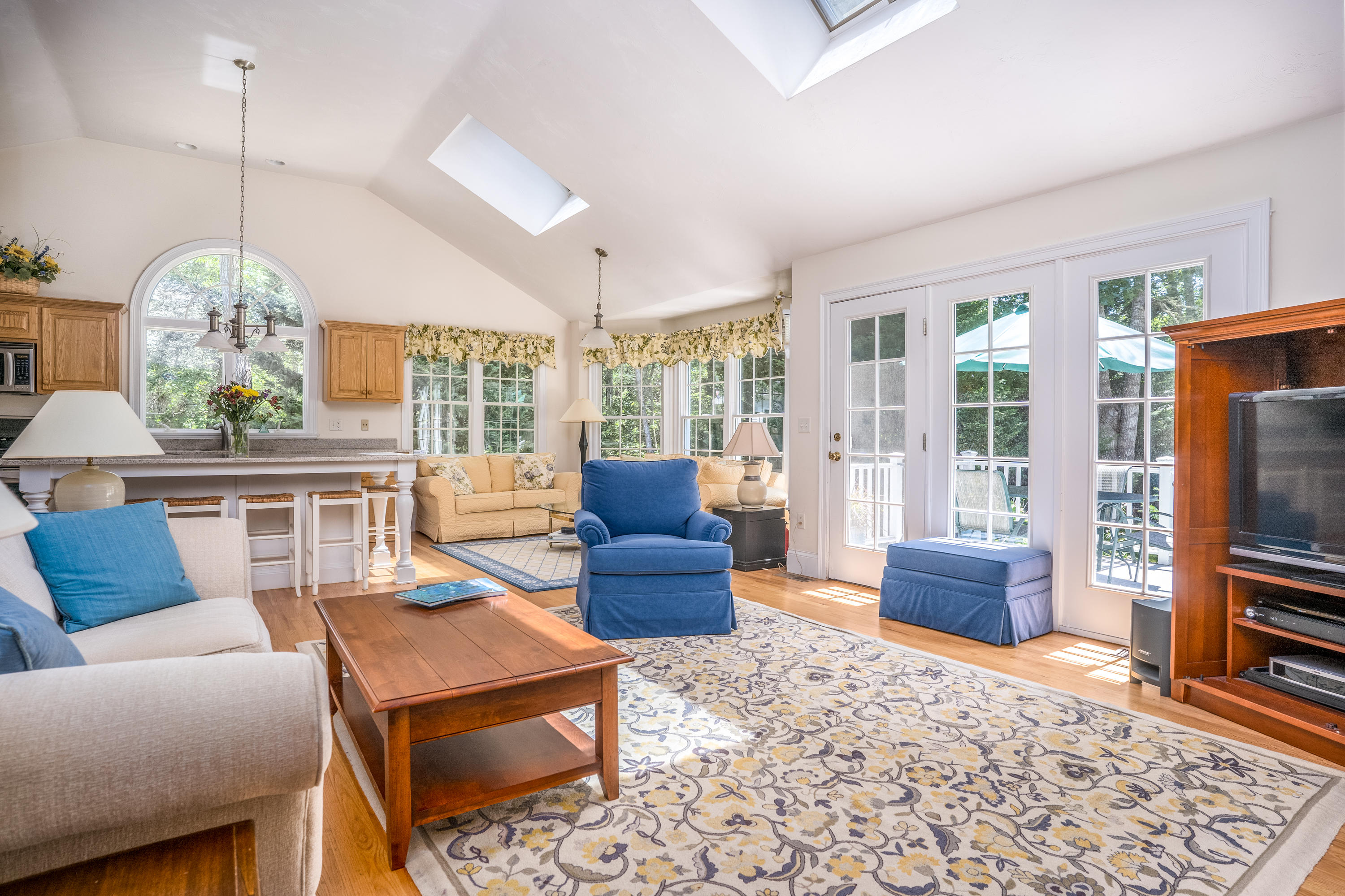 4 Harding Lane Harwich, MA 02645 - Photo 12 of 42 livroom4