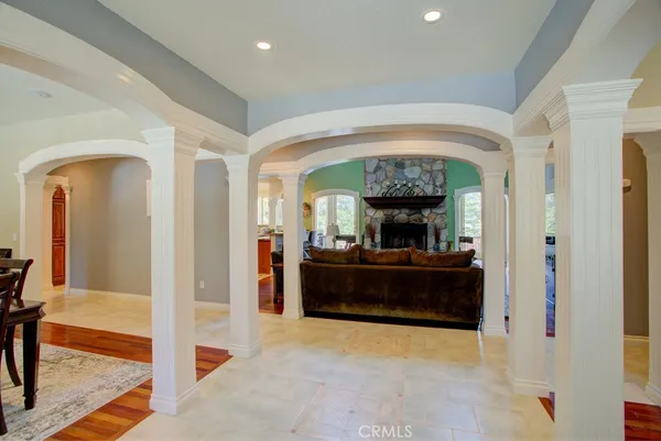 $1,695,000 | 32557 Pine Cone Court, Running Springs, CA 92382