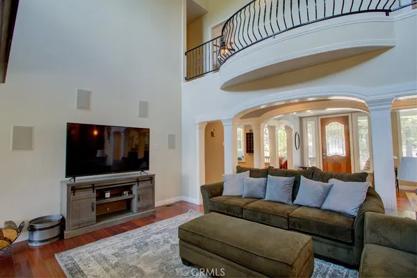 $1,695,000 | 32557 Pine Cone Court, Running Springs, CA 92382