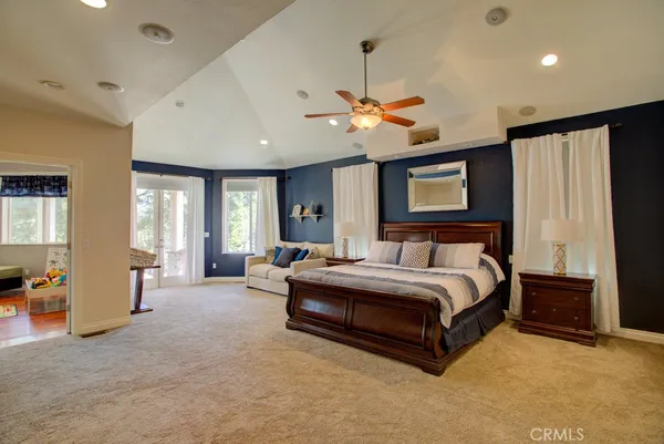 $1,695,000 | 32557 Pine Cone Court, Running Springs, CA 92382