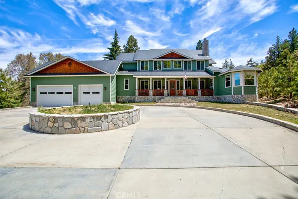 $1,695,000 | 32557 Pine Cone Court, Running Springs, CA 92382