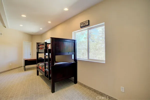 $1,695,000 | 32557 Pine Cone Court, Running Springs, CA 92382