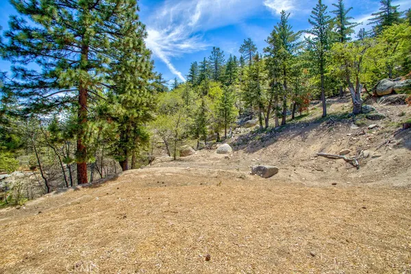 $1,695,000 | 32557 Pine Cone Court, Running Springs, CA 92382