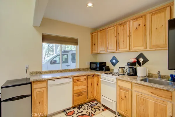 $1,695,000 | 32557 Pine Cone Court, Running Springs, CA 92382