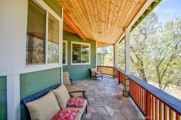 $1,695,000 | 32557 Pine Cone Court, Running Springs, CA 92382