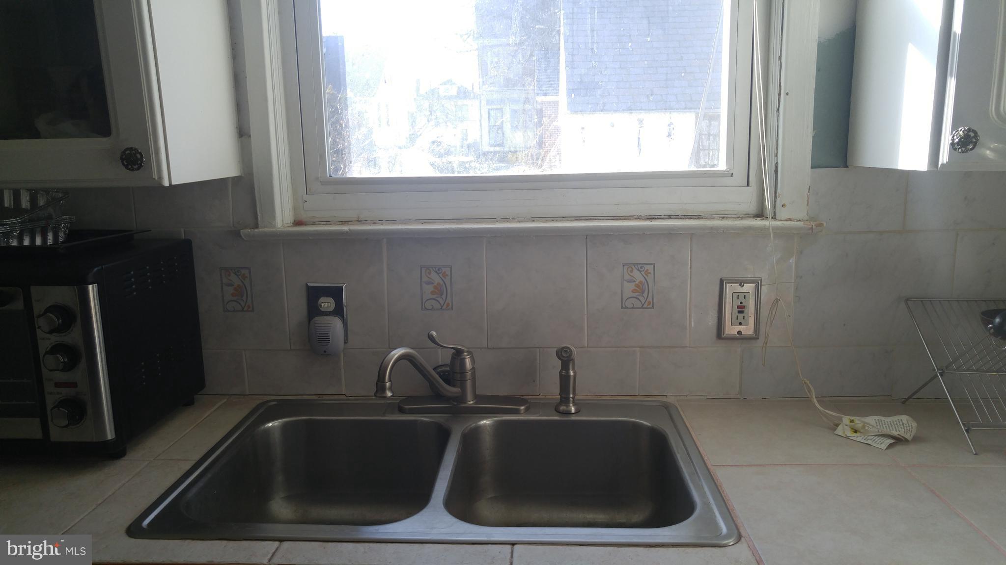 3601 Dorchester Road Baltimore, MD 21215 - Photo 10 of 12 Kitchen